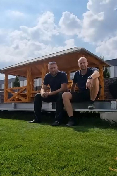 Grillhütte auf Firmengelände mit 2 Mitarbeitern