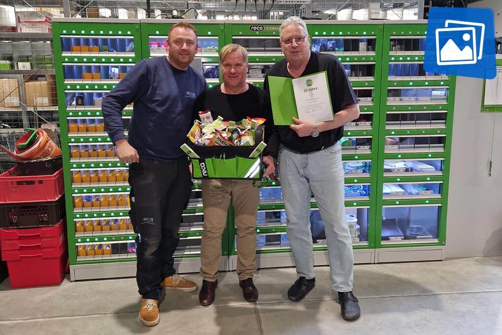 Unternehmen 20 2 Frauen laufen beim Firmenlauf