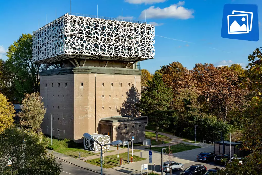 Unternehmen 16 Lehrling mit Ausbilder